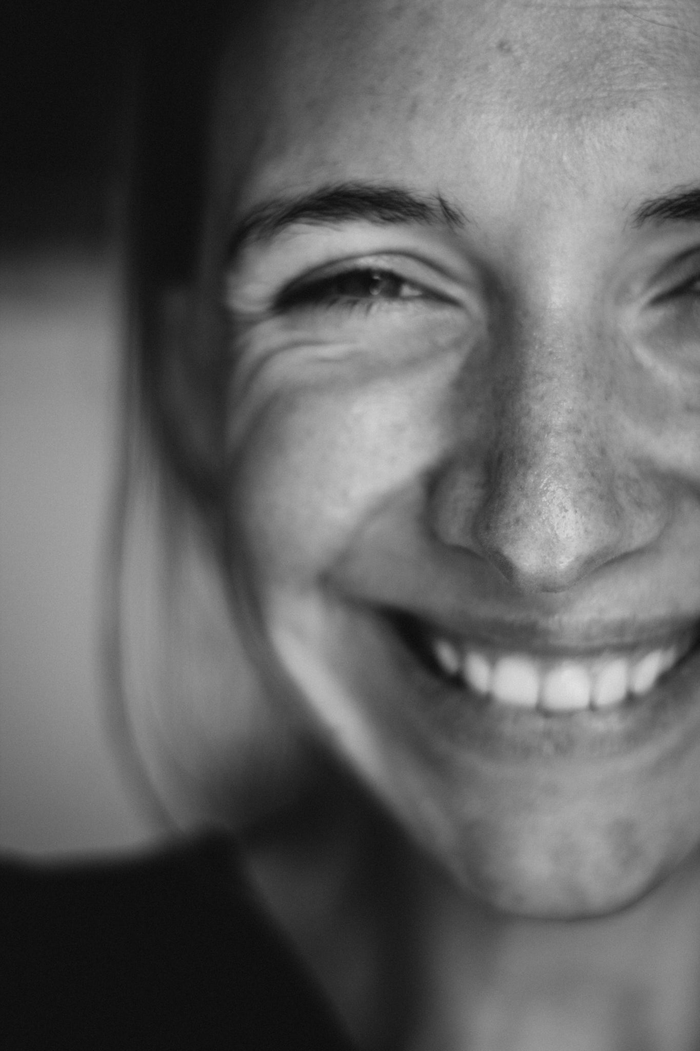 picture of a white woman smiling 
