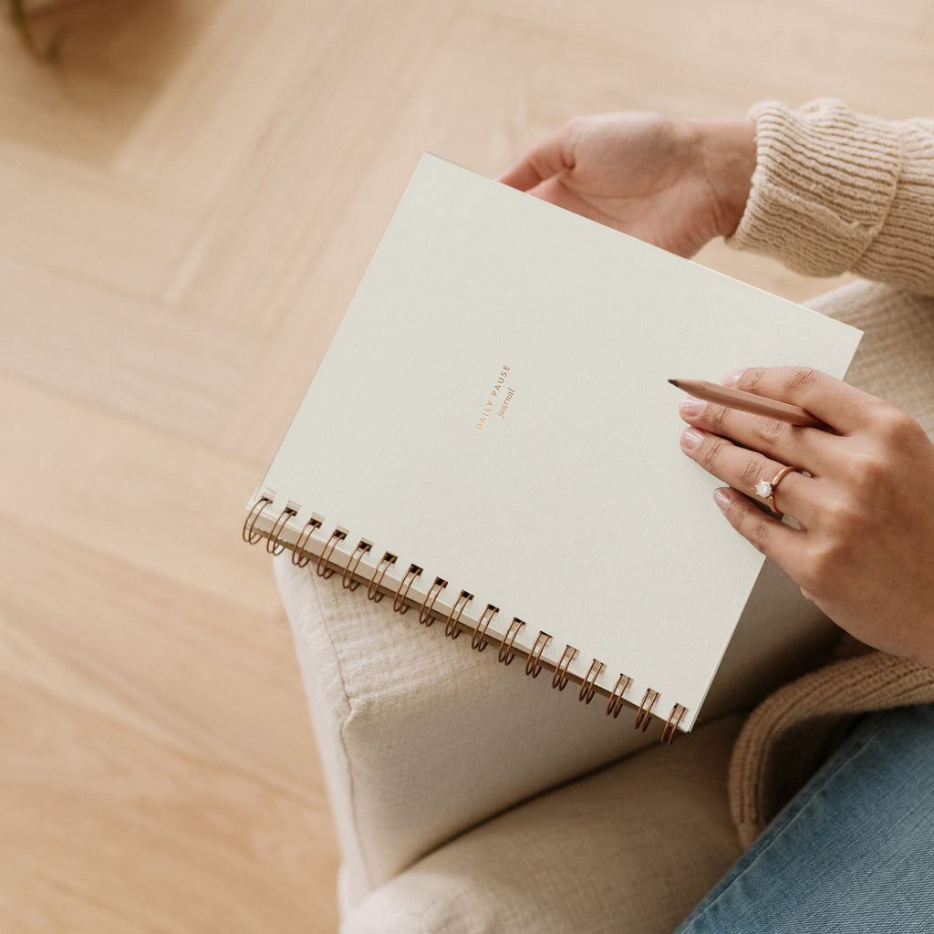 Daily Pause Journal – Le Wren